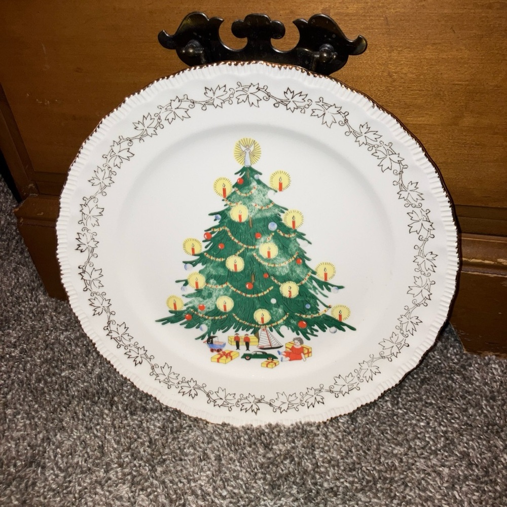 Holiday Christmas Tree Dinner Plate